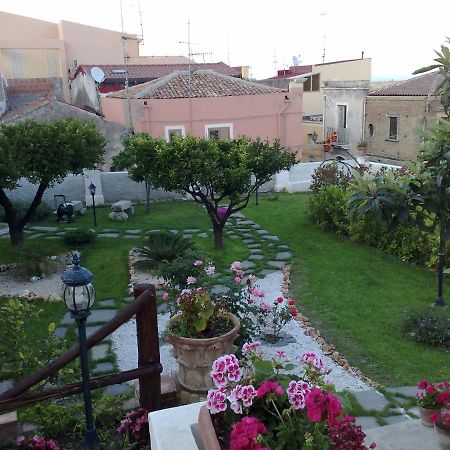 Bed and Breakfast L'Antico Borgo Milazzo Exterior foto