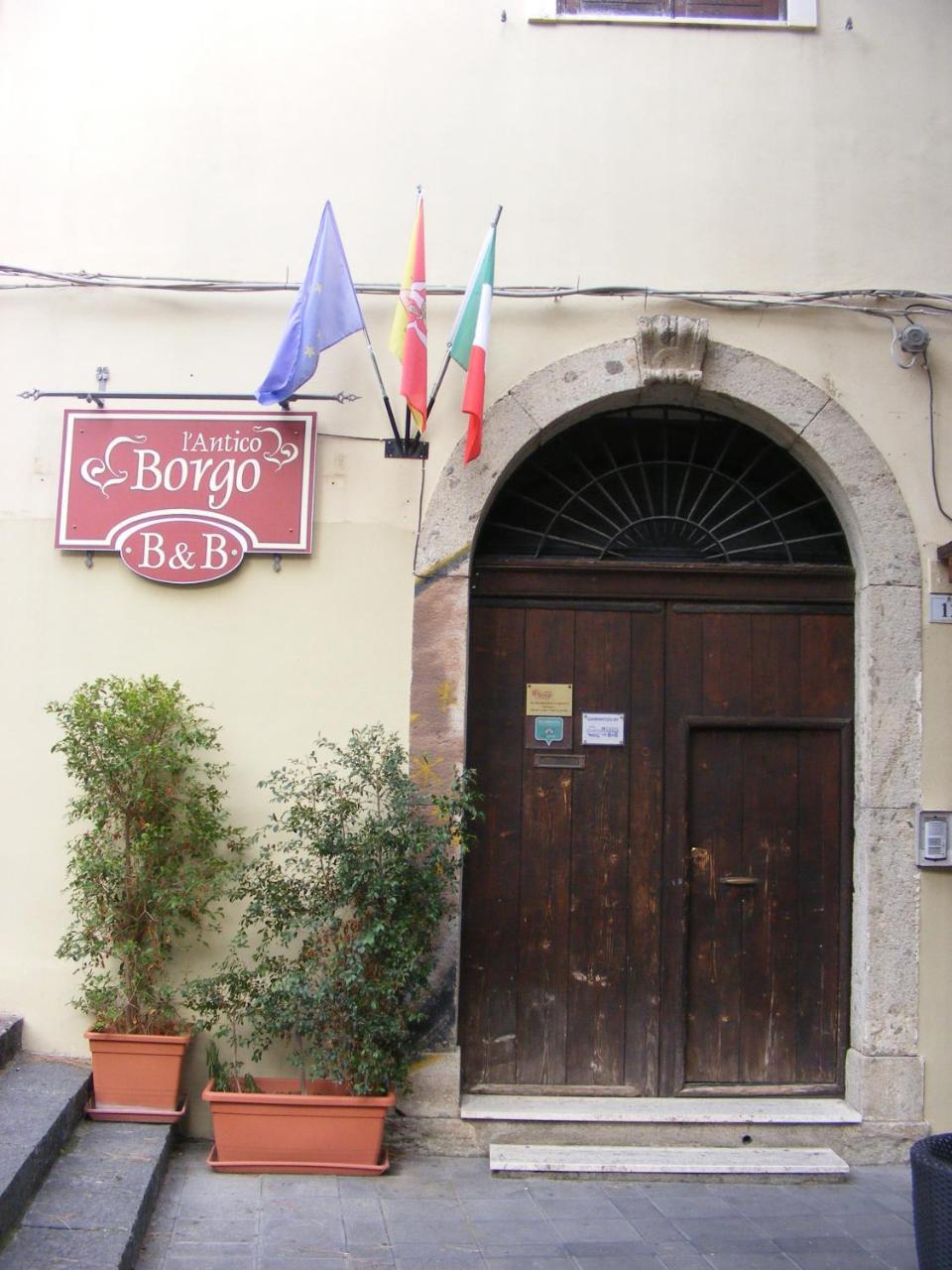 Bed and Breakfast L'Antico Borgo Milazzo Exterior foto