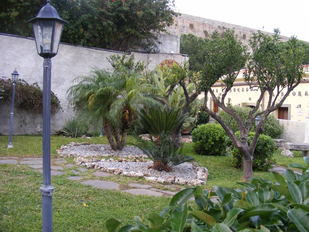 Bed and Breakfast L'Antico Borgo Milazzo Exterior foto